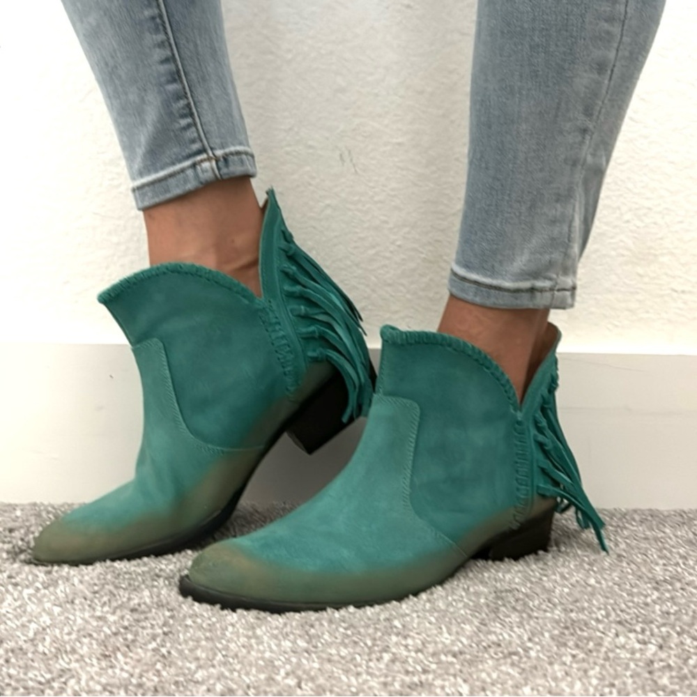 Turquoise suede distressed fringed cowboy booties, sz 9.5